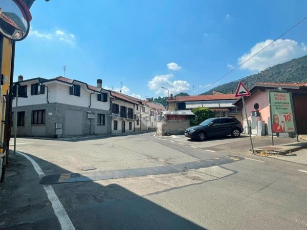 box auto in vendita a Piossasco in zona Merlino.