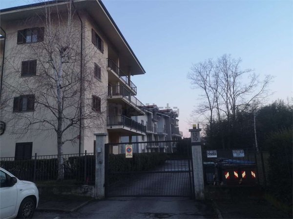 box auto in vendita a Piossasco in zona Merlino.