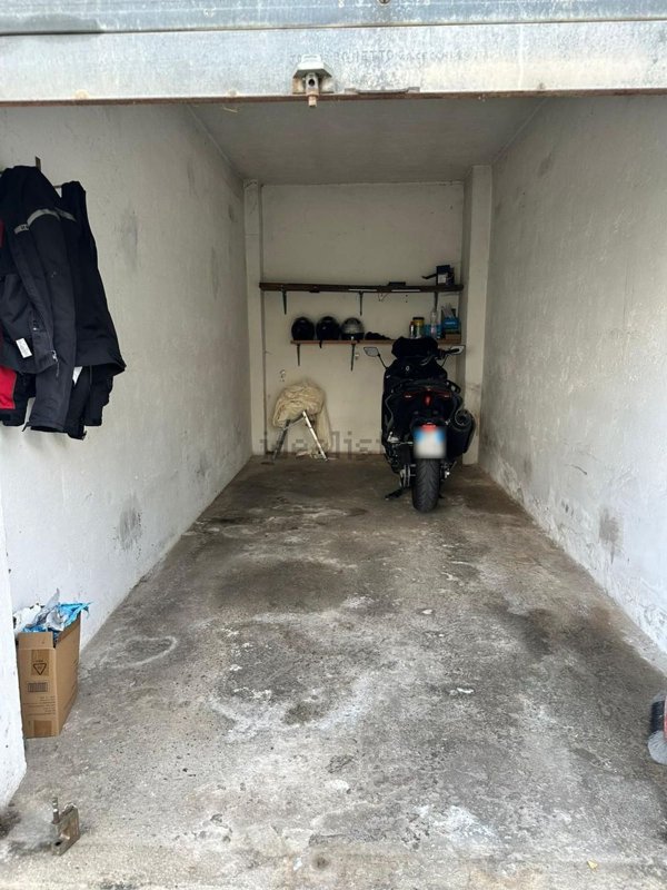 box auto in vendita a Piossasco in zona Merlino.