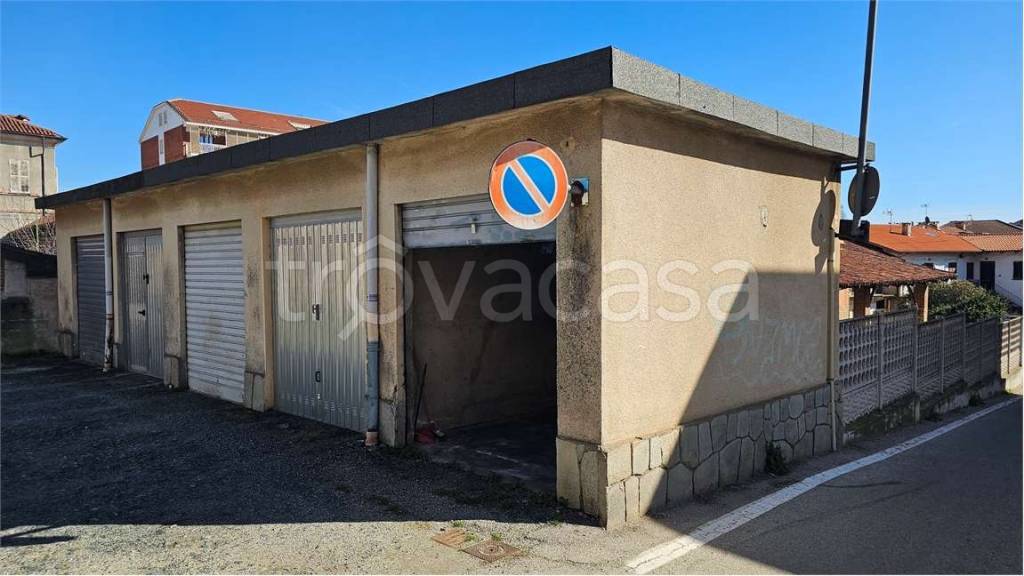 box auto in vendita a Piossasco in zona Merlino.