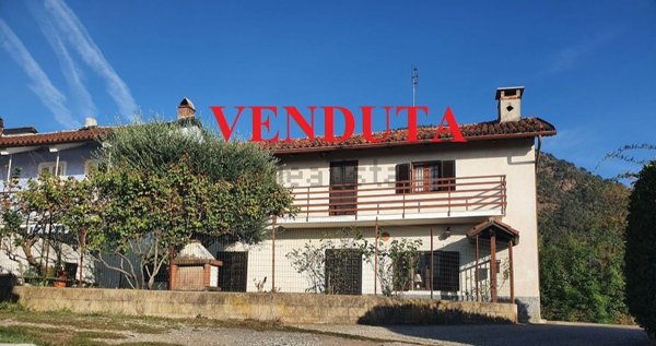casa indipendente in vendita a Piossasco in zona Merlino.
