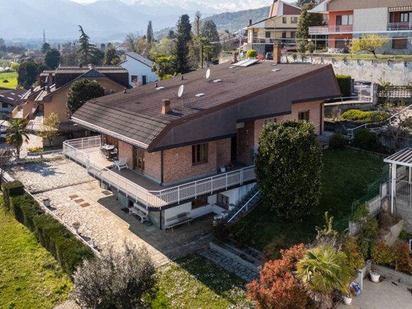 casa indipendente in vendita a Piossasco in zona Garola
