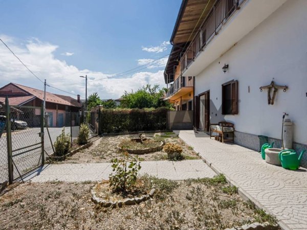 appartamento in vendita a Piossasco in zona Garola