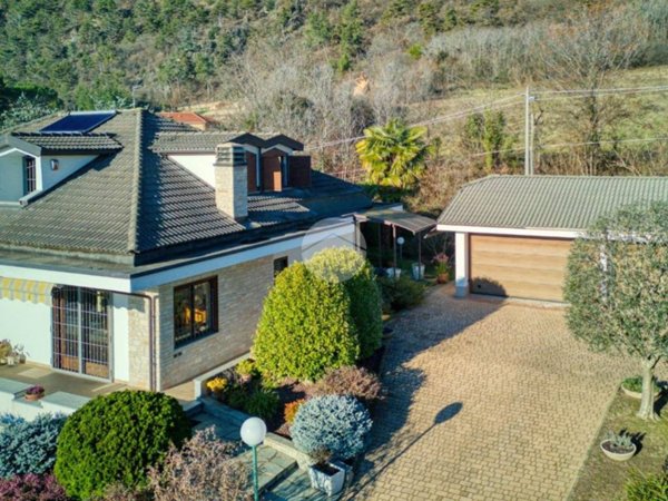 casa indipendente in vendita a Piossasco in zona Garola