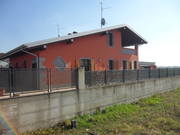 casa indipendente in vendita a Ticengo