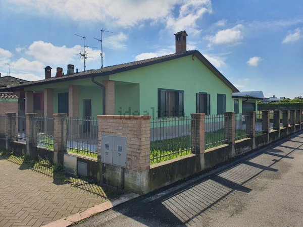 casa indipendente in vendita a Torlino Vimercati