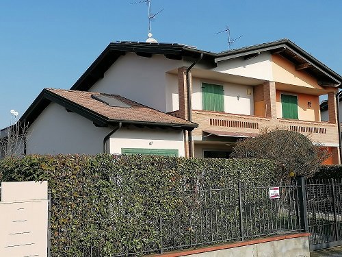 casa indipendente in vendita a Torlino Vimercati