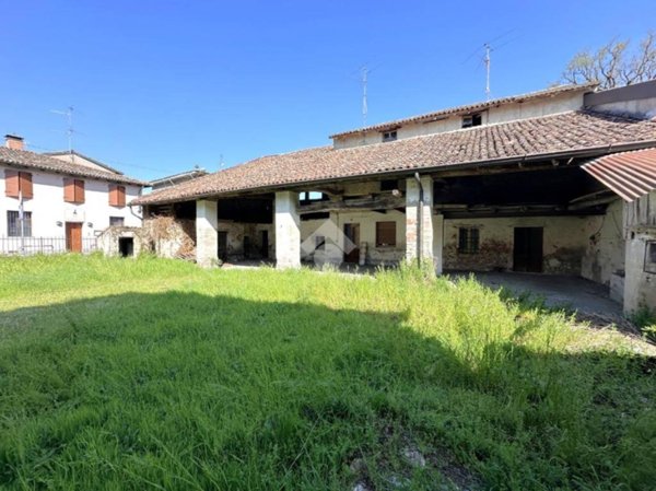 casa indipendente in vendita a Torlino Vimercati