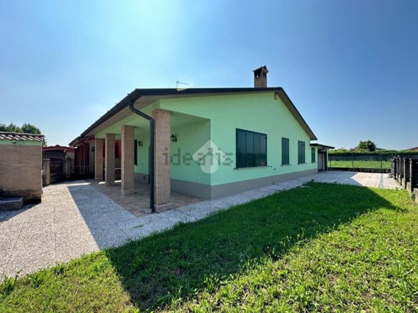 casa indipendente in vendita a Torlino Vimercati