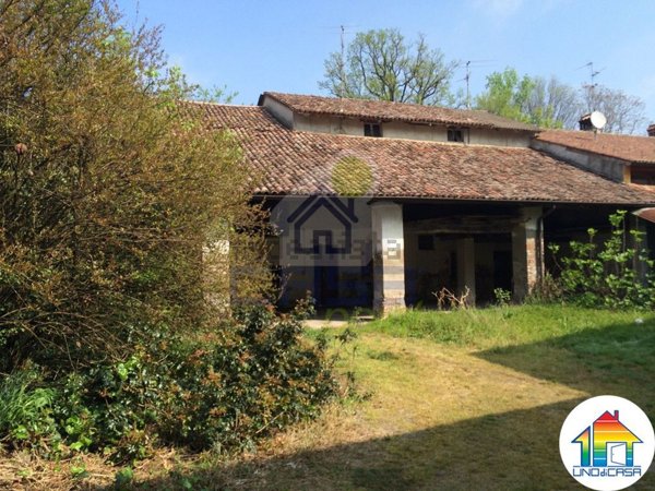 casale in vendita a Torlino Vimercati