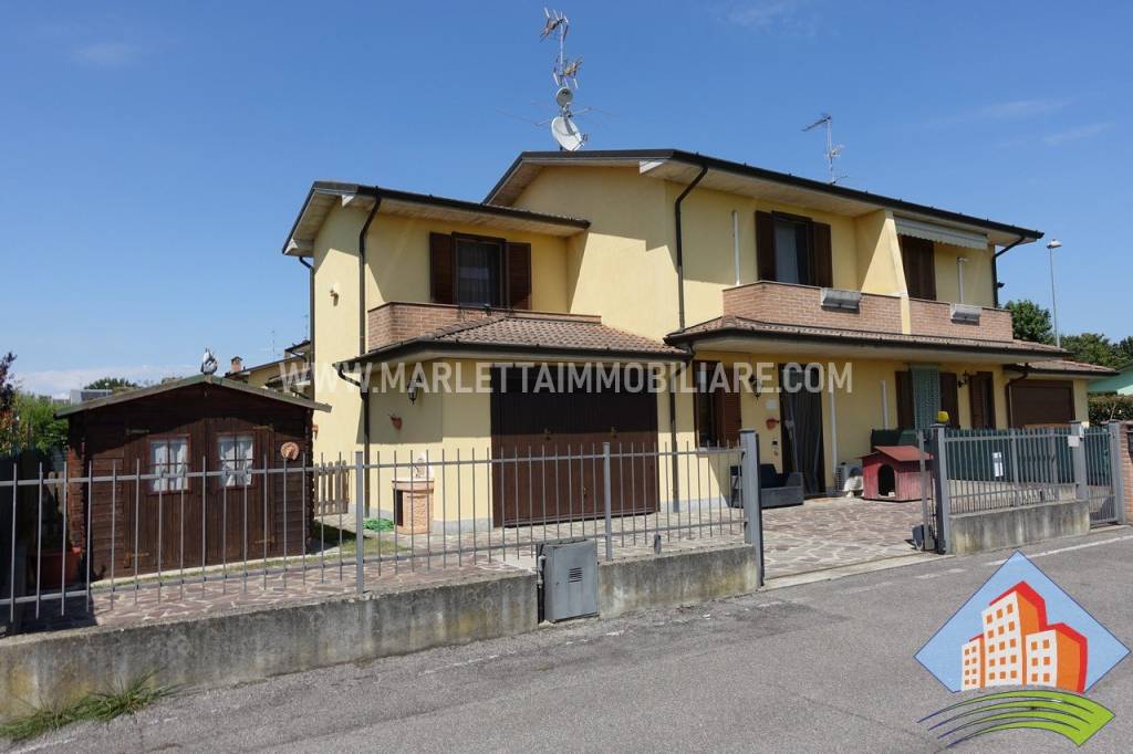 casa indipendente in vendita a Torlino Vimercati