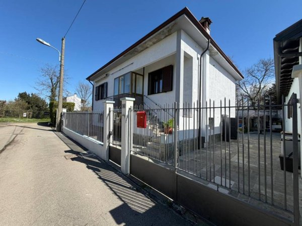 casa indipendente in vendita a Torlino Vimercati