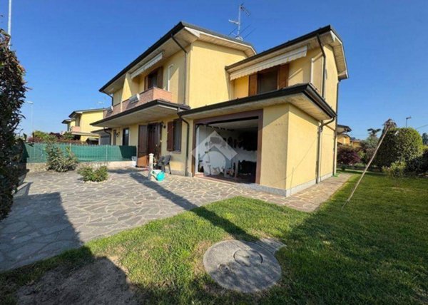 casa indipendente in vendita a Torlino Vimercati