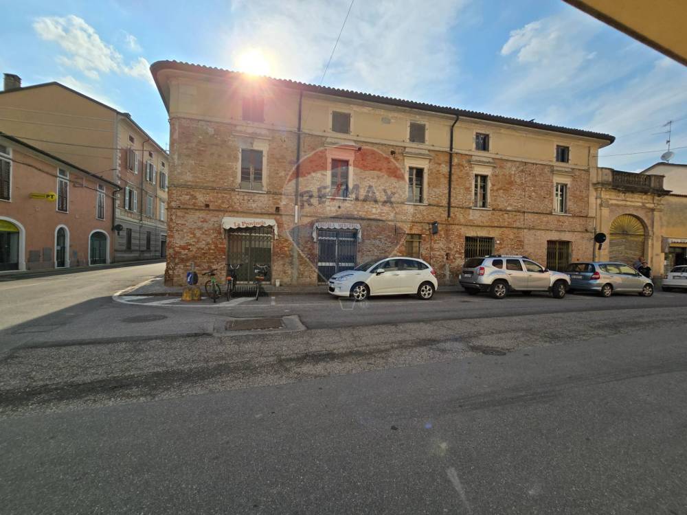 negozio in vendita a Torre de' Picenardi