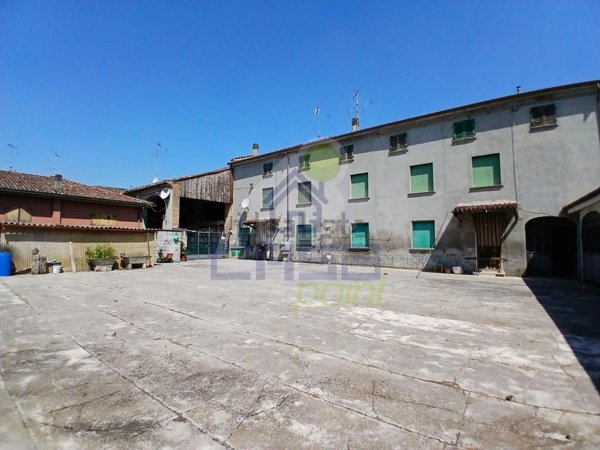 casa indipendente in vendita a Torre de' Picenardi