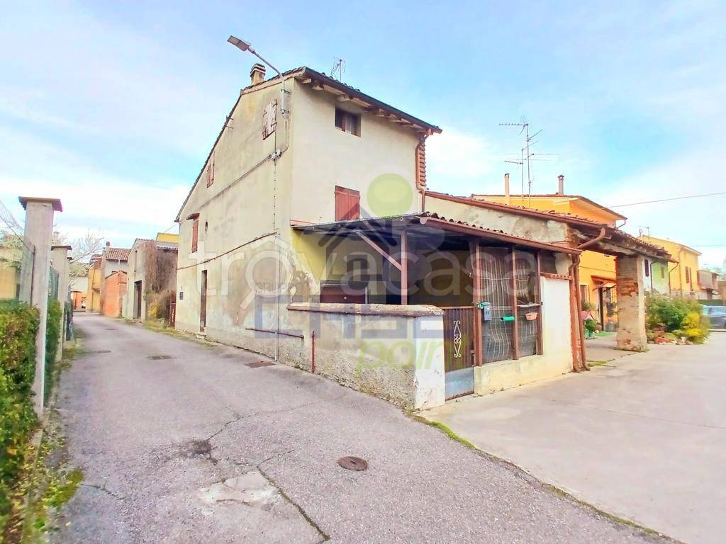 casa indipendente in vendita a Torre de' Picenardi in zona Ca' d'Andrea
