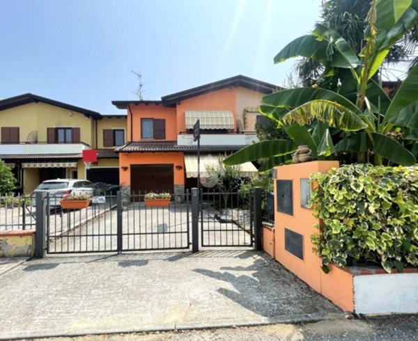 casa indipendente in vendita a Torre de' Picenardi