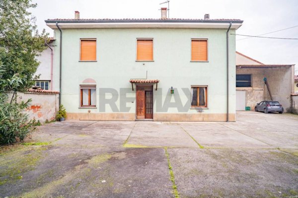 casa indipendente in vendita a Torre de' Picenardi in zona Ca' d'Andrea