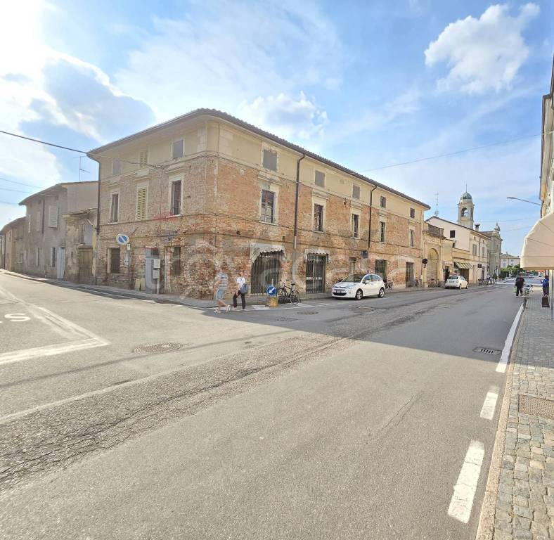 negozio in vendita a Torre de' Picenardi