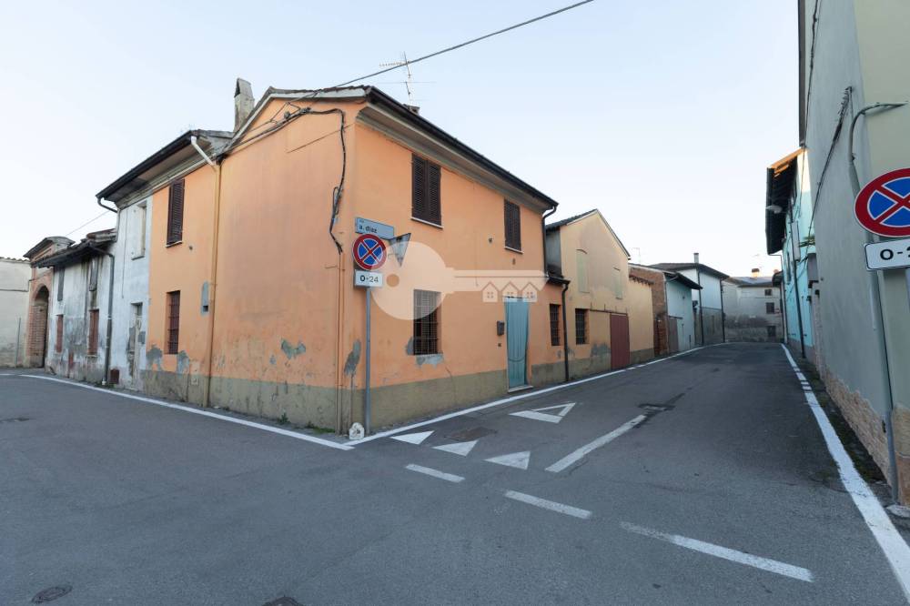 casa indipendente in vendita a Torre de' Picenardi in zona Ca' d'Andrea