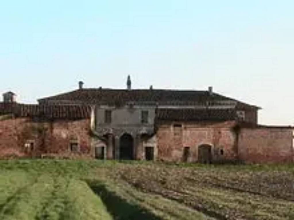 intera palazzina in vendita a Torre de' Picenardi in zona Ca' d'Andrea