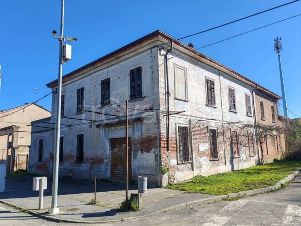 casale in vendita a Torre de' Picenardi