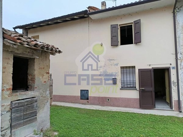 casa indipendente in vendita a Torricella del Pizzo