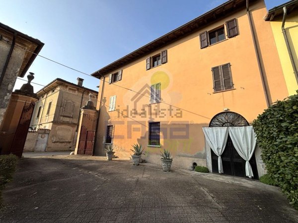 casa indipendente in vendita a Torricella del Pizzo