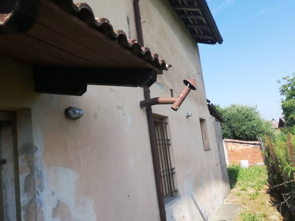 casa indipendente in vendita a Torricella del Pizzo