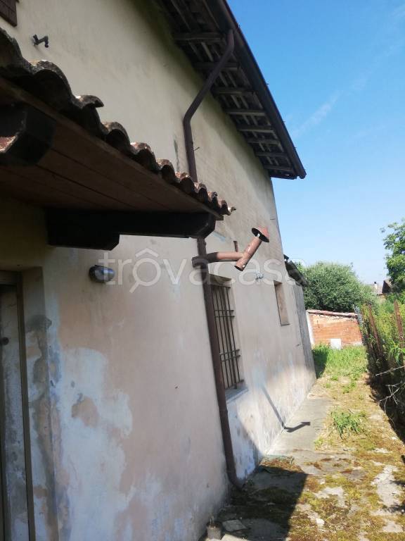 casa indipendente in vendita a Torricella del Pizzo