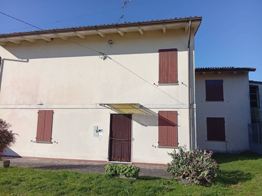 casa indipendente in vendita a Torricella del Pizzo