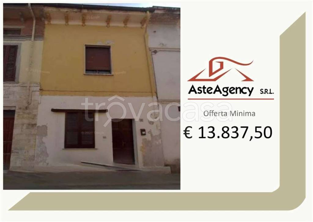 casa indipendente in vendita a Torricella del Pizzo