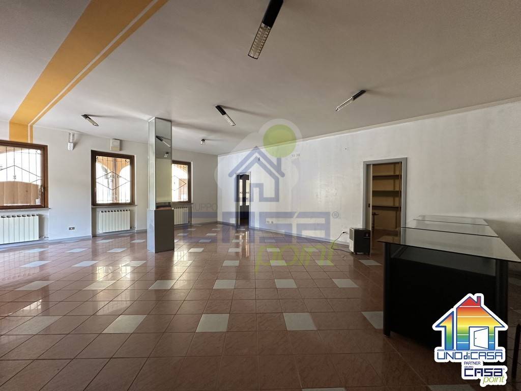 negozio in vendita a Trigolo