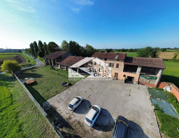 casale in vendita a Trigolo