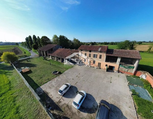 casale in vendita a Trigolo