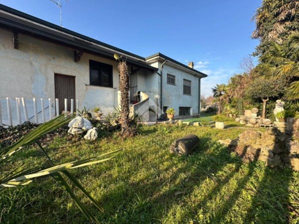 casa indipendente in vendita a Vaiano Cremasco