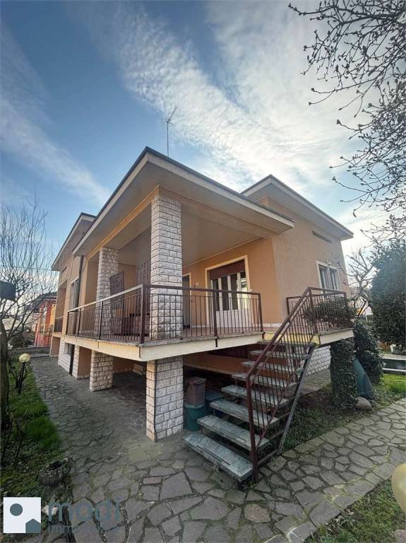 casa indipendente in vendita a Vaiano Cremasco