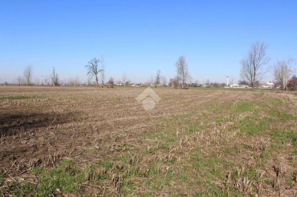 terreno agricolo in vendita a Vaiano Cremasco