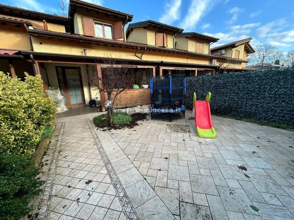 casa indipendente in vendita a Vaiano Cremasco