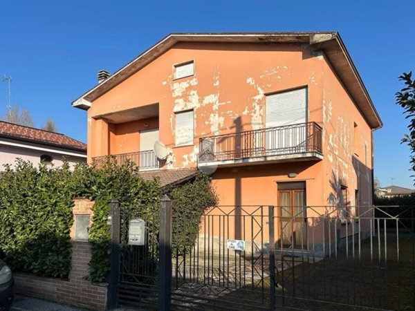 casa indipendente in vendita a Vaiano Cremasco