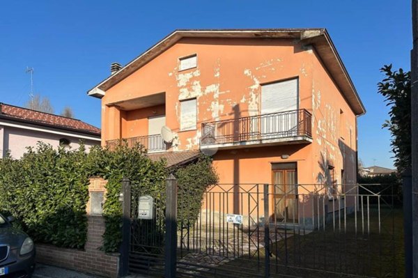 casa indipendente in vendita a Vaiano Cremasco