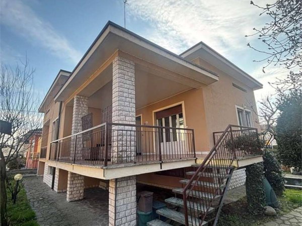 casa indipendente in vendita a Vaiano Cremasco