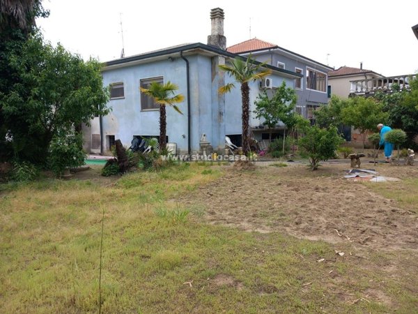 casa indipendente in vendita a Vaiano Cremasco