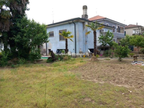 casa indipendente in vendita a Vaiano Cremasco