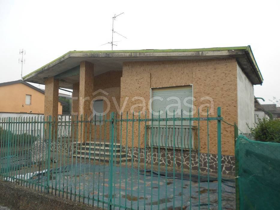 casa indipendente in vendita a Vaiano Cremasco