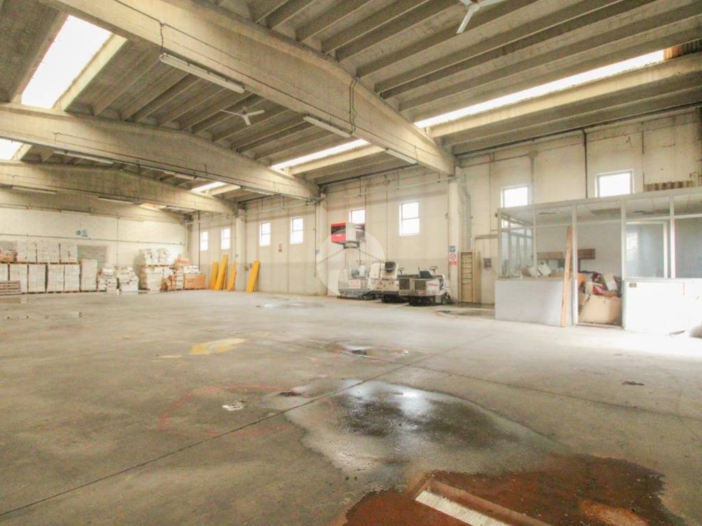 locale commerciale in vendita a Vaiano Cremasco