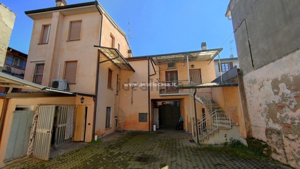 casa indipendente in vendita a Vaiano Cremasco