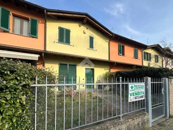 casa indipendente in vendita a Vaiano Cremasco