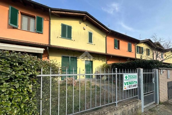 casa indipendente in vendita a Vaiano Cremasco