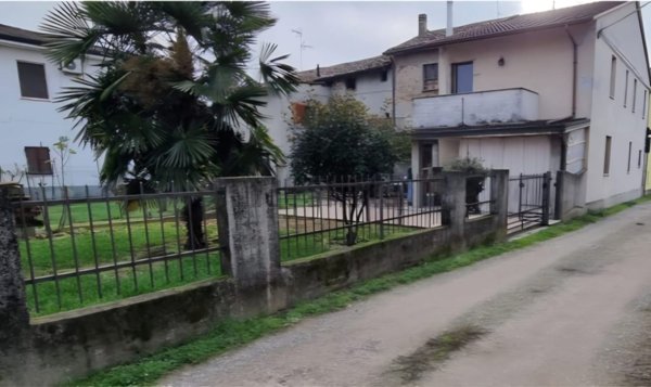 casa indipendente in vendita a Vaiano Cremasco